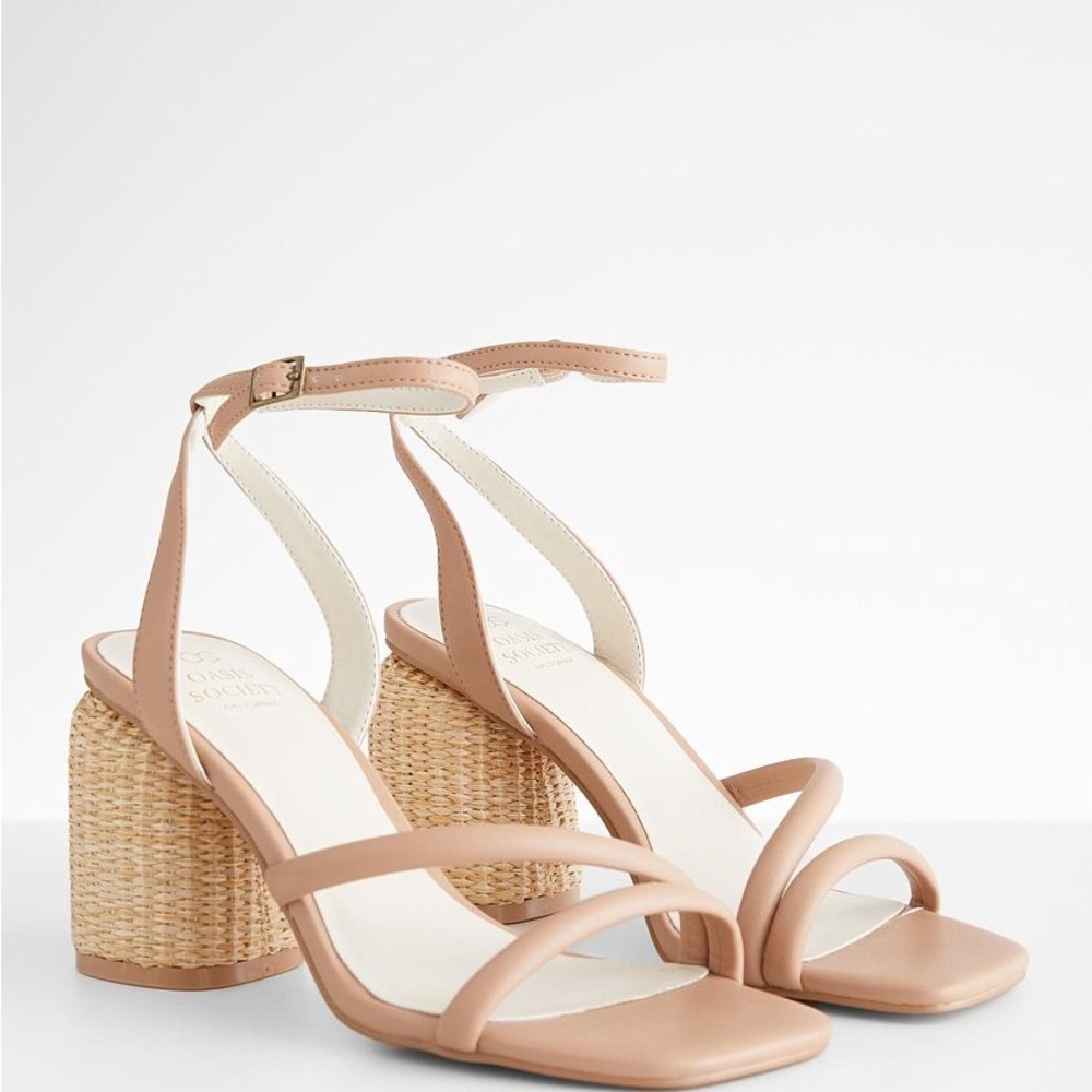 Oasis Society Beige Strappy Sandals Women’s Buckle Block US 6.5 Chic Feminine